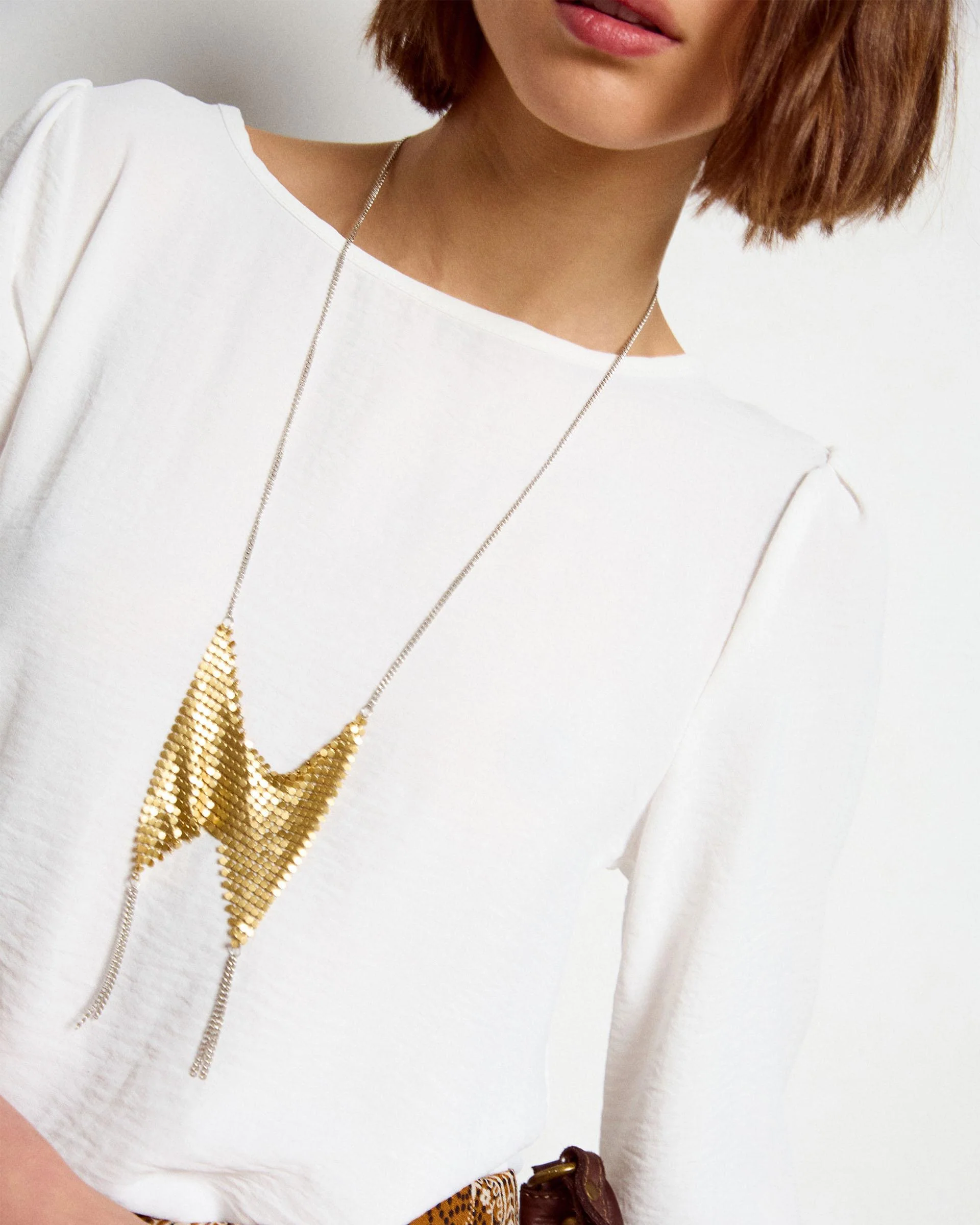 Blusa Básica Cuello Redondo Blanca - Image 3