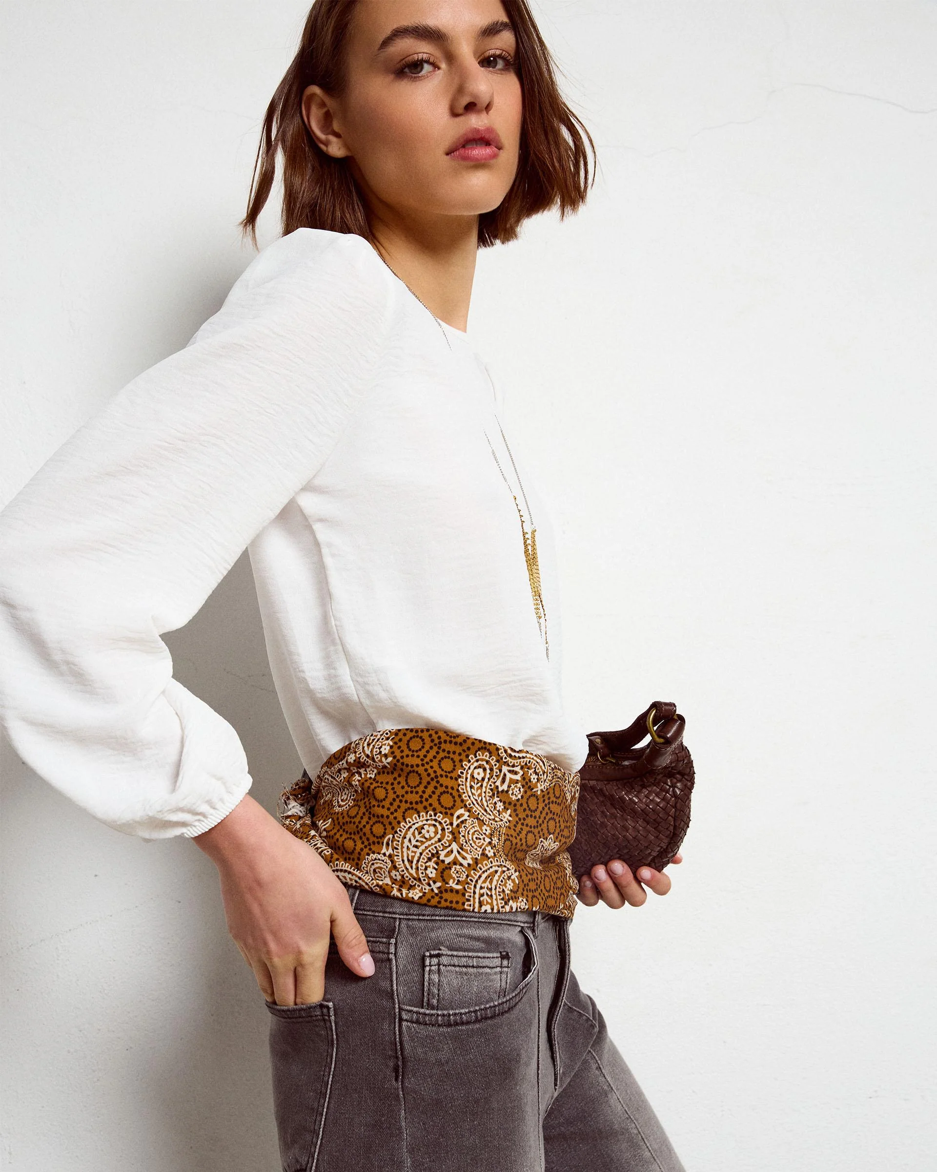 Blusa Básica Cuello Redondo Blanca - Image 6