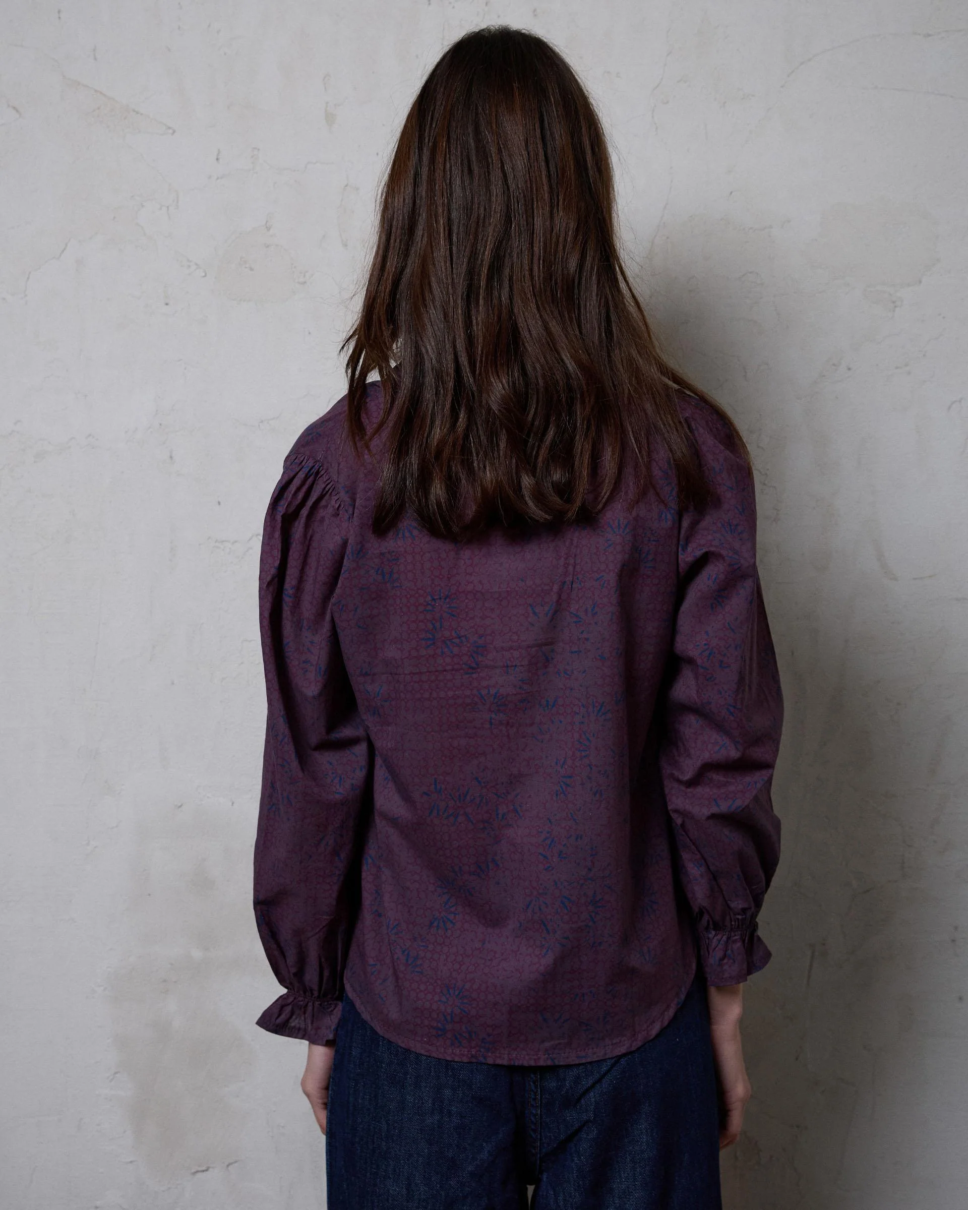 Blusa Escote Pico Estampada Morado - Image 6