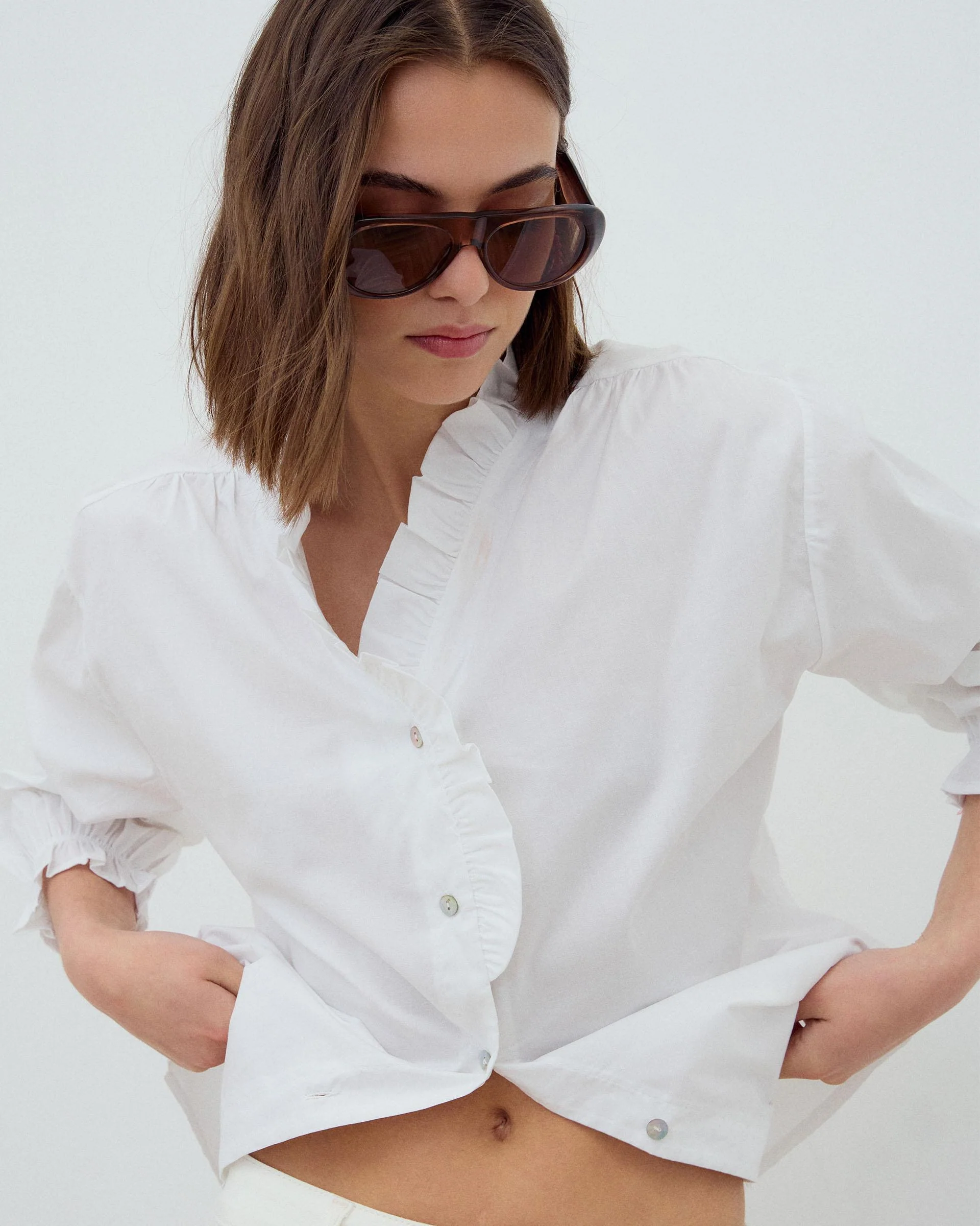 Blusa Escote Pico Volante Blanca - Image 4