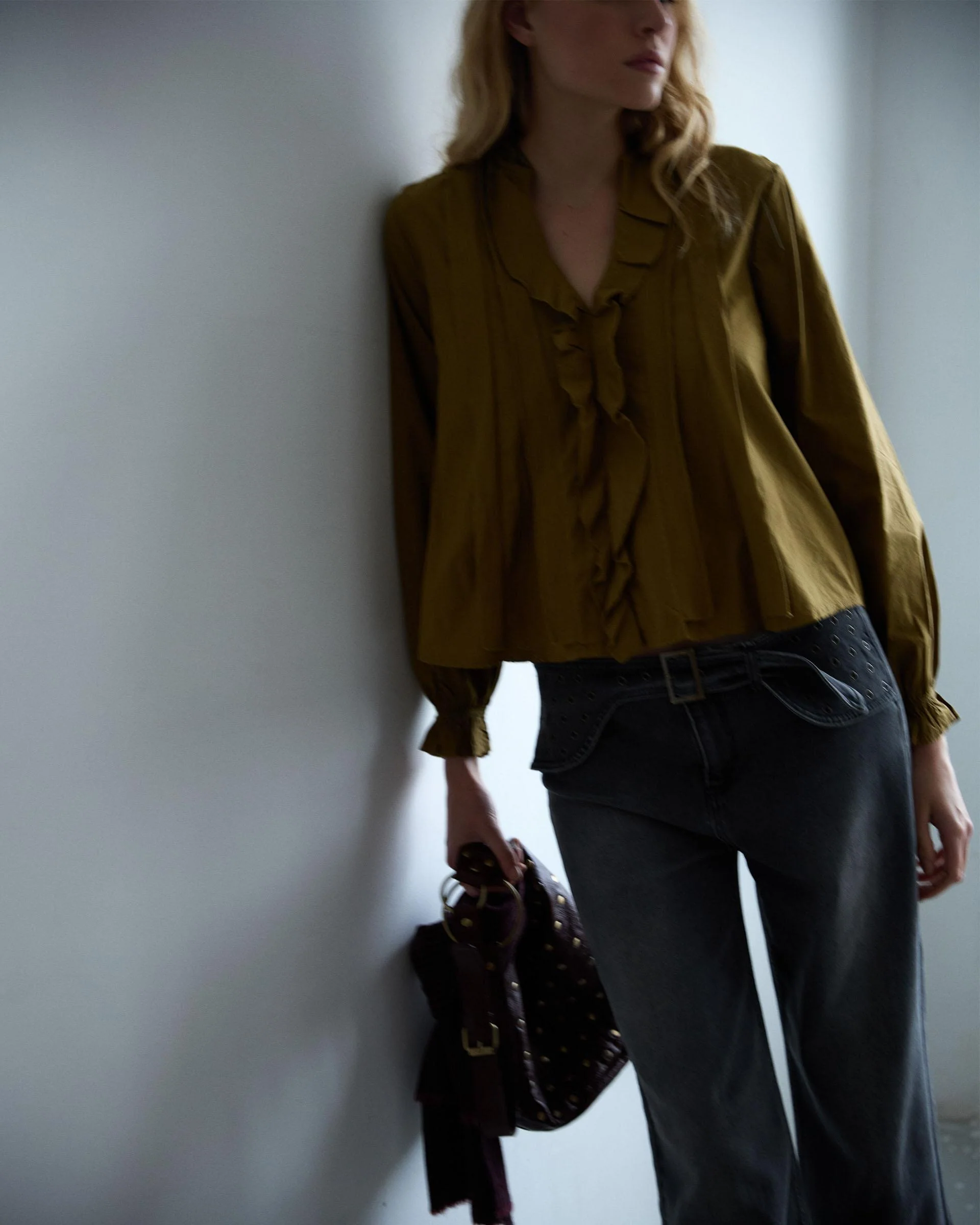 Blusa Escote Pico Volantes Verde - Image 3