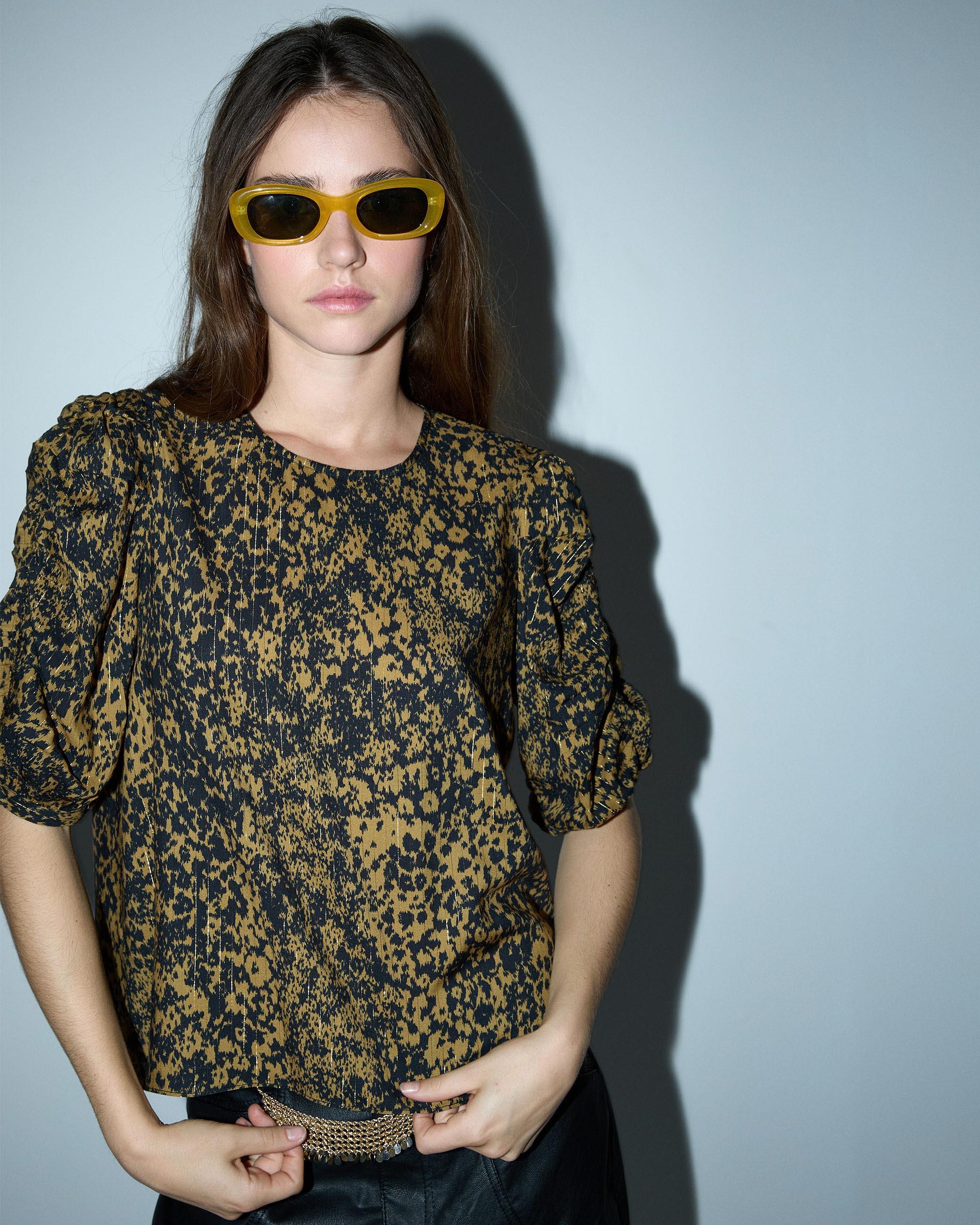 Blusa Estampado Manchas Mostaza - Image 3