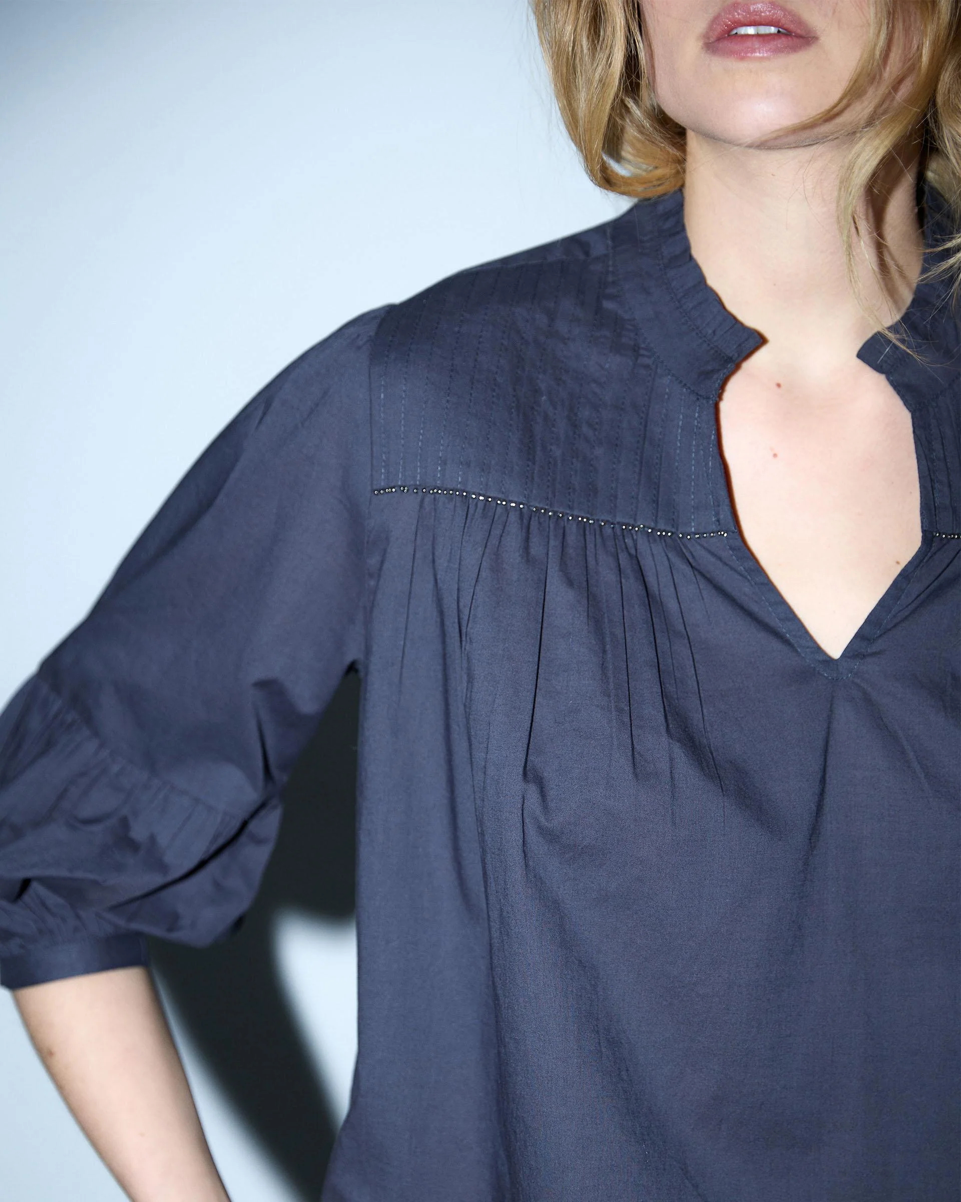 Blusa Jaretas Abalorios Antracita - Image 3