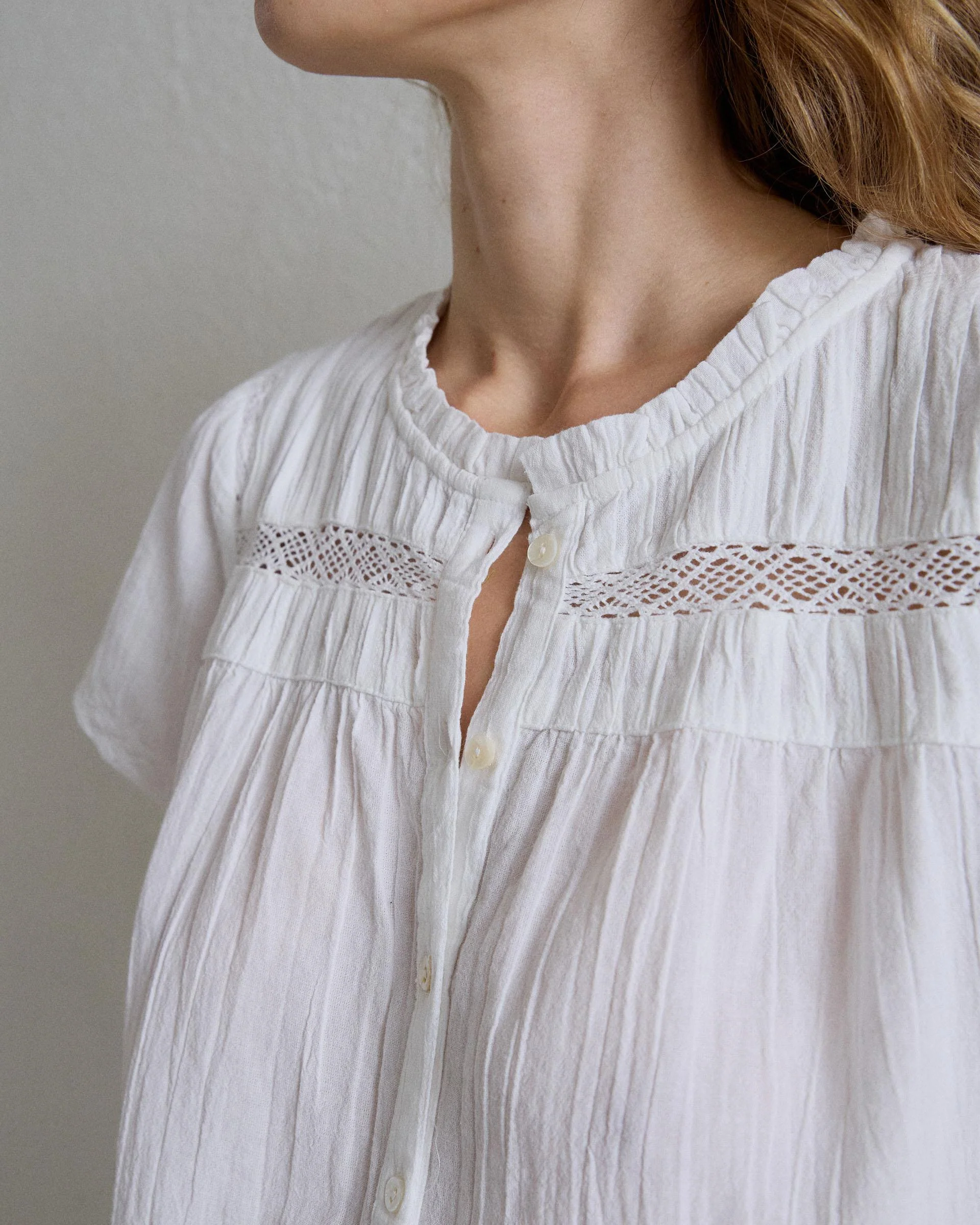 Blusa Manga Corta Puntillas Blanca - Image 3