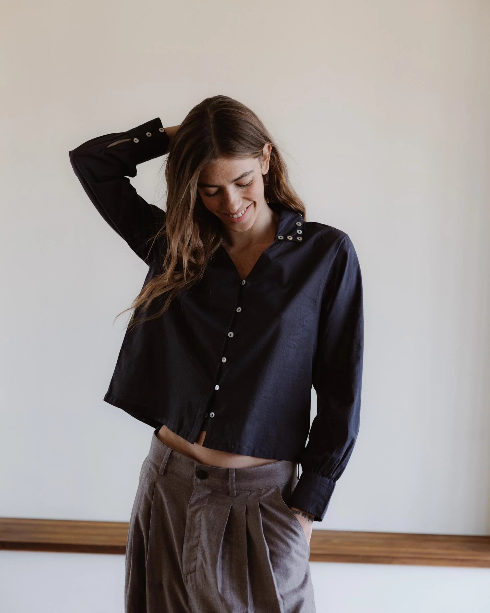 Camisa Botones Nacar Antracita - Image 4