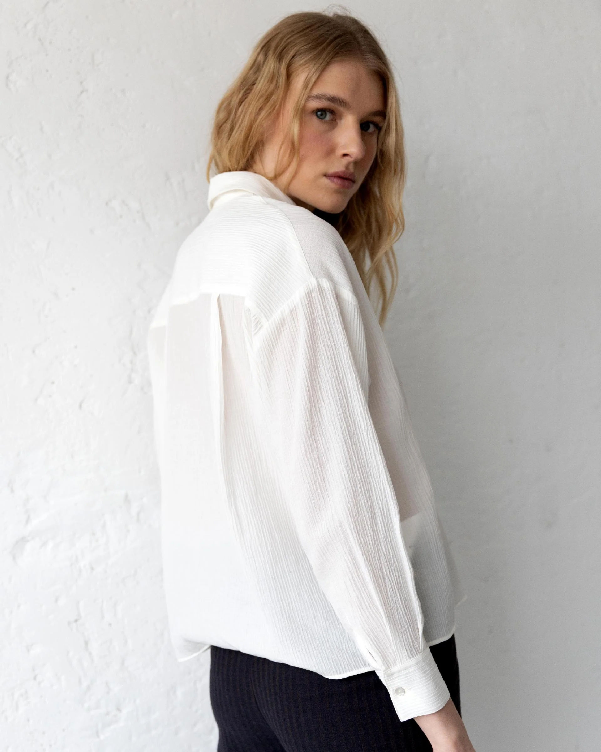 Camisa Tejido Plisado Blanca - Image 7