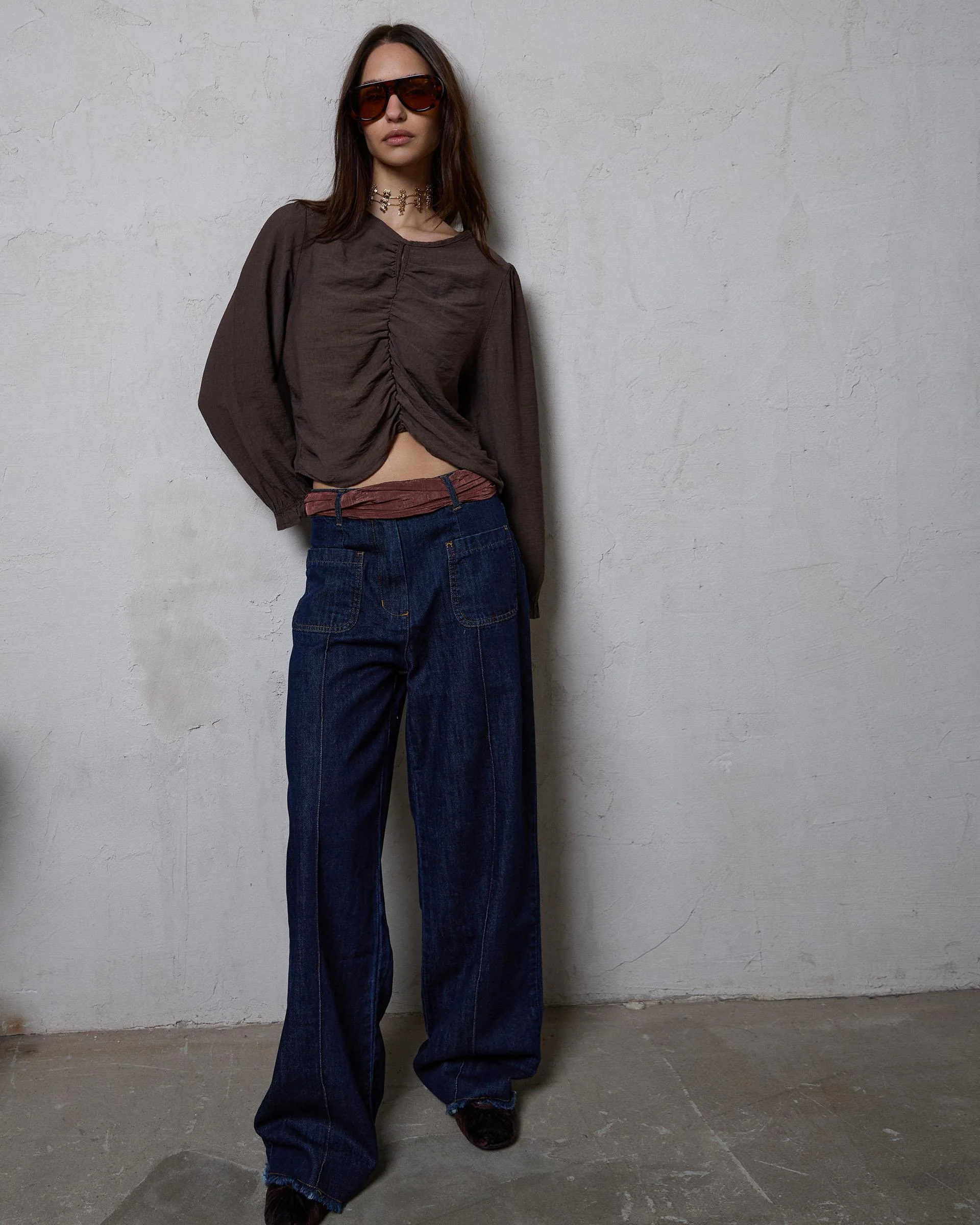 Jeans Bolsillos Plastón Azul Oscuro - Image 3