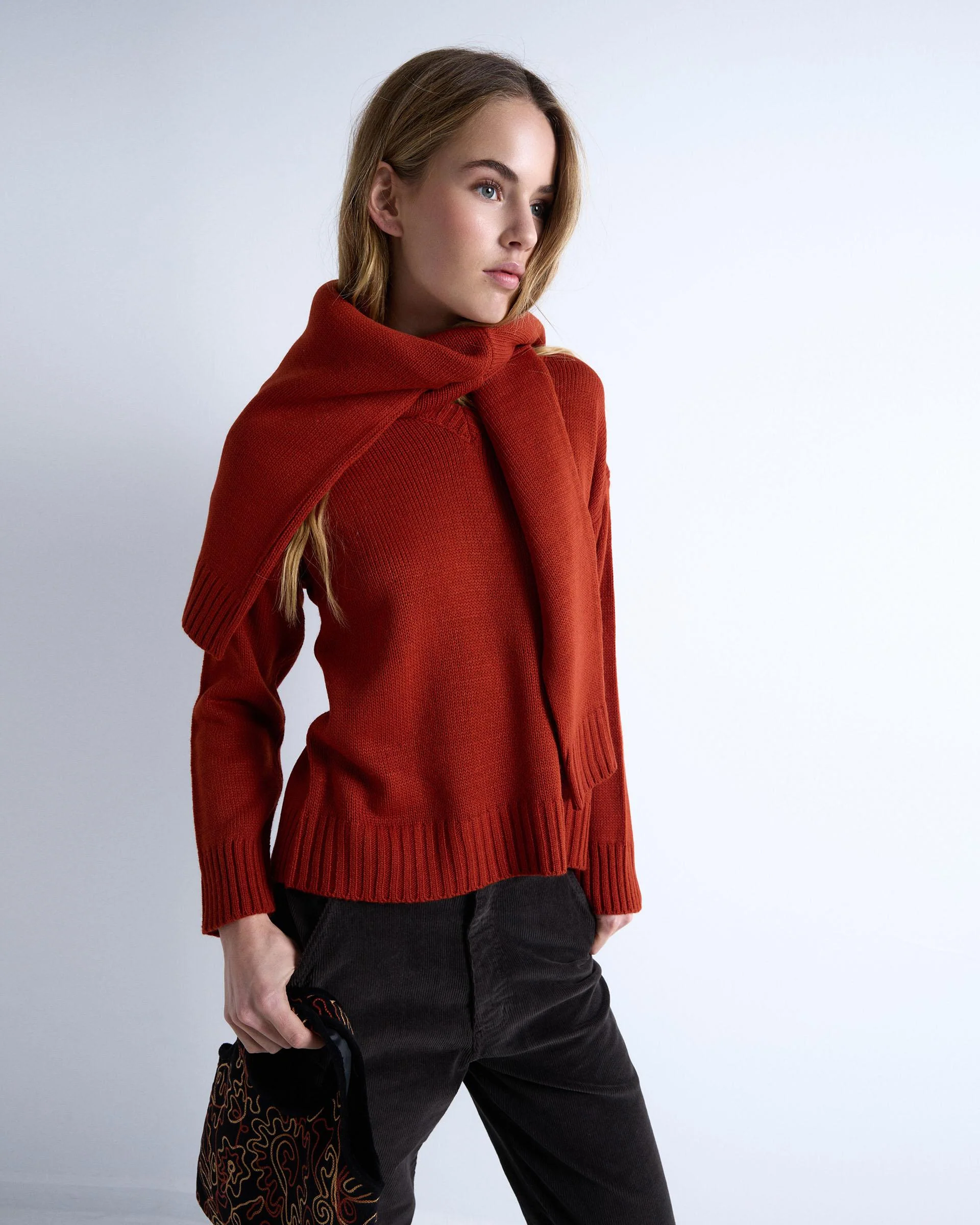 Jersey Cuello Pico Rib Naranja - Image 6
