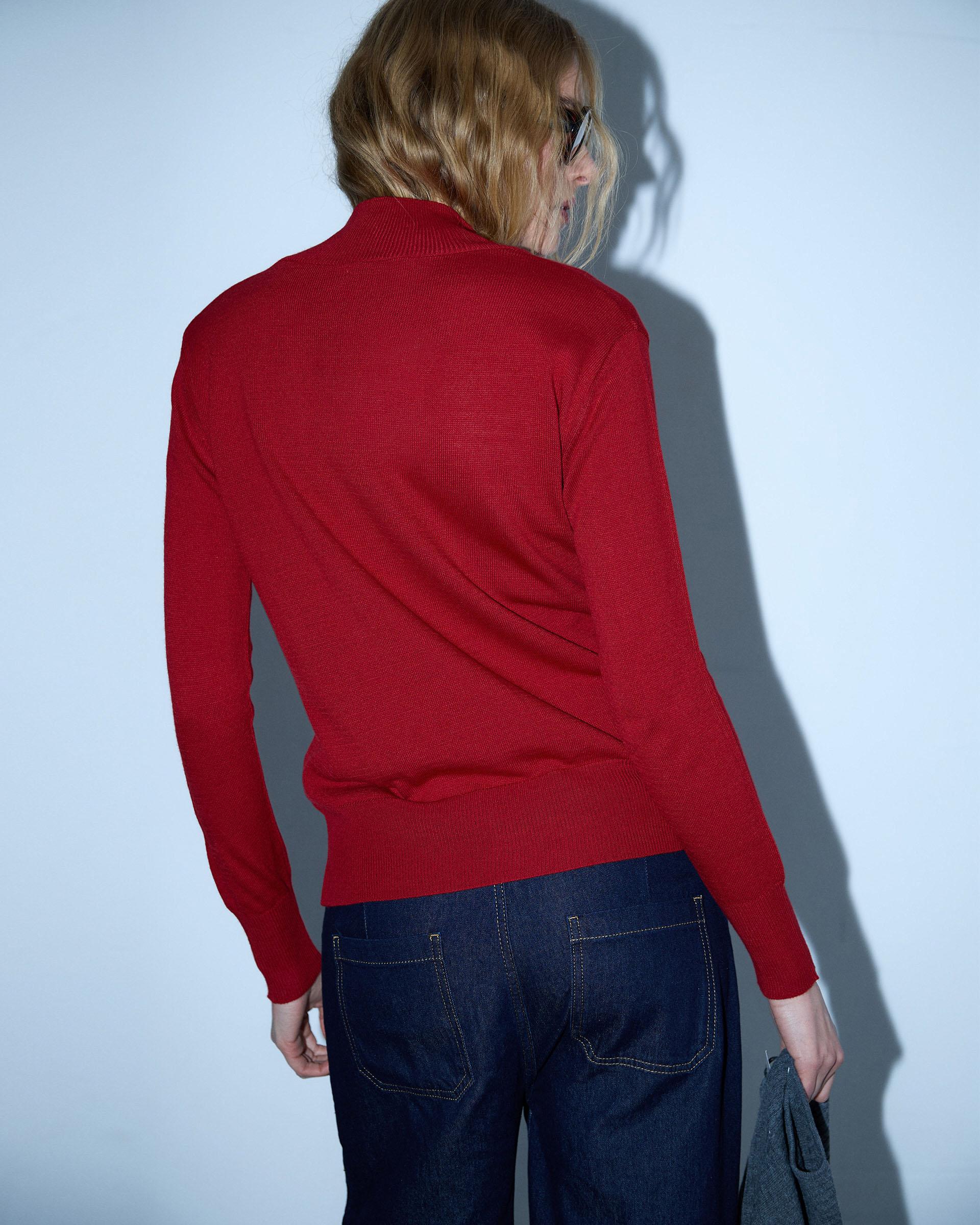 Jersey Punto Fino Cuello Alto Rojo - Image 6