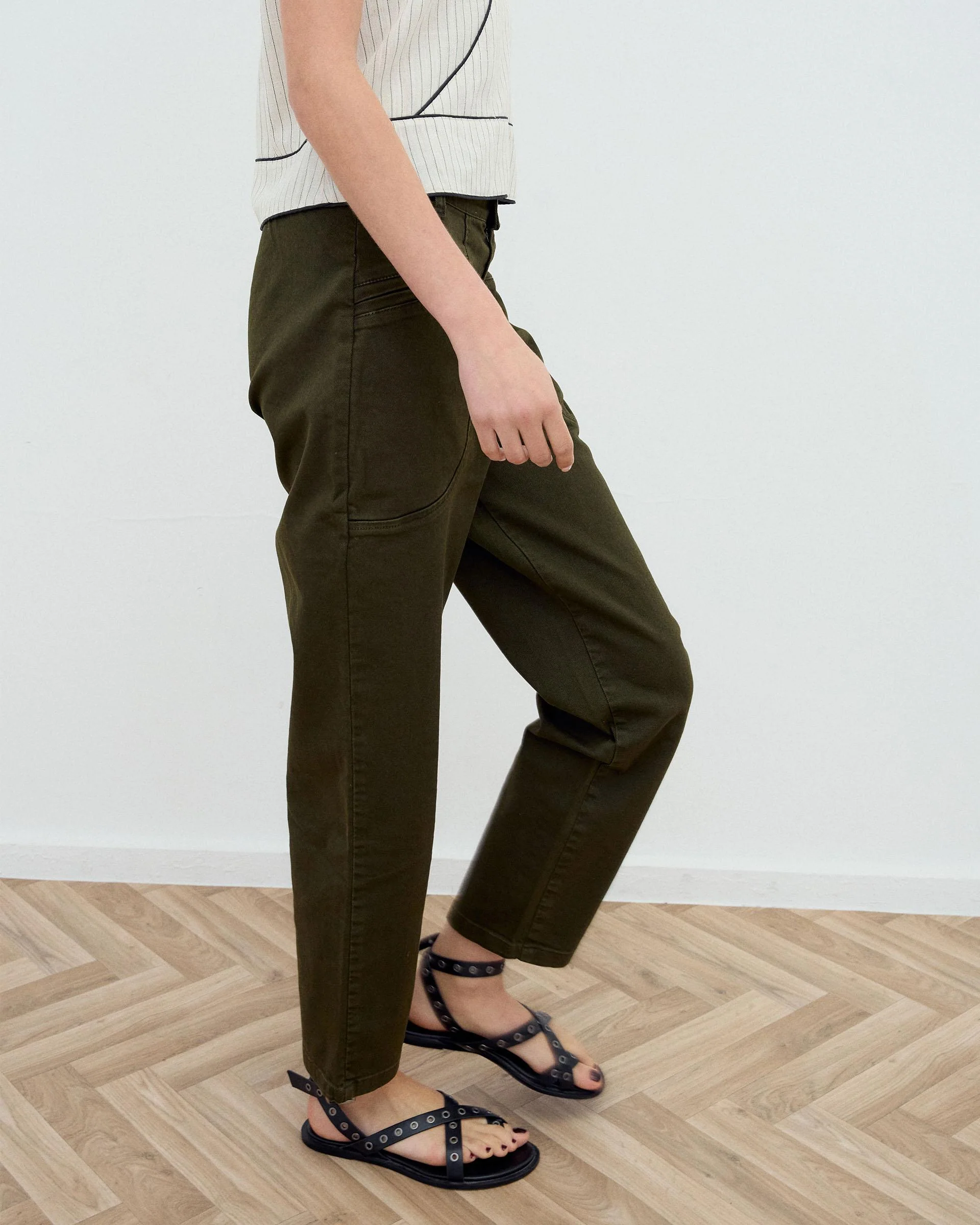 Jeans Bolsillos Ribeteados Verde Oscuro - Image 4