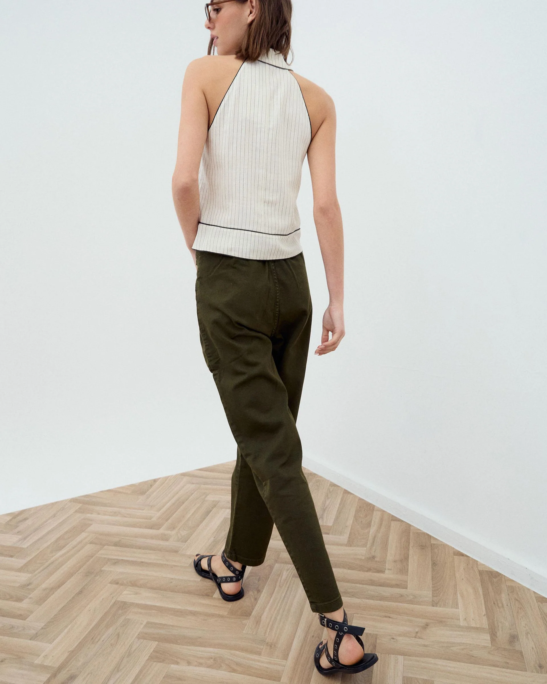 Jeans Bolsillos Ribeteados Verde Oscuro - Image 5