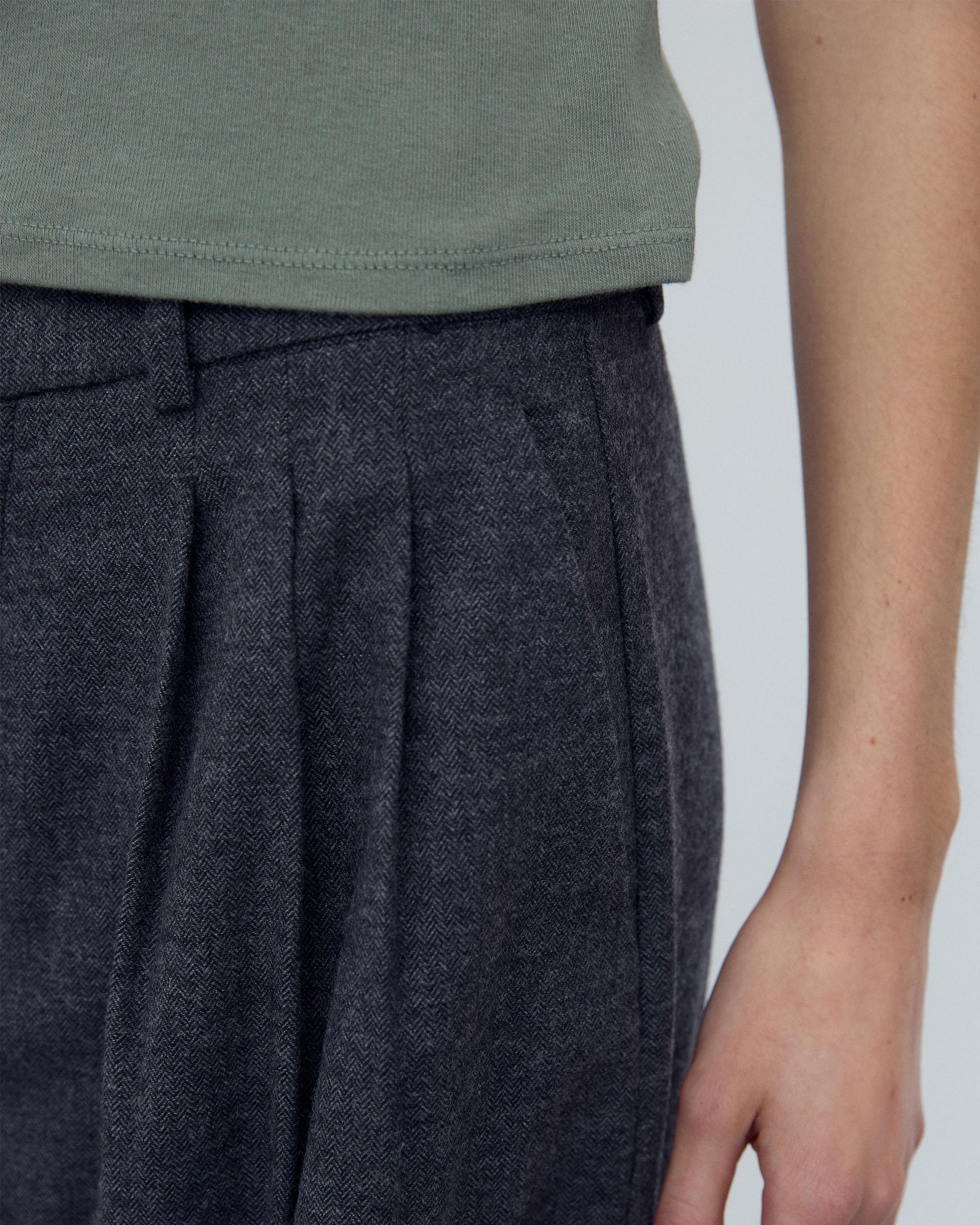 Pantalón Triple Pinza Espiga Antracita - Image 4